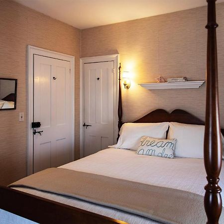 Centennial House Bed And Breakfast Northfield Екстериор снимка