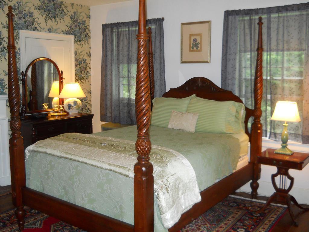 Centennial House Bed And Breakfast Northfield Екстериор снимка