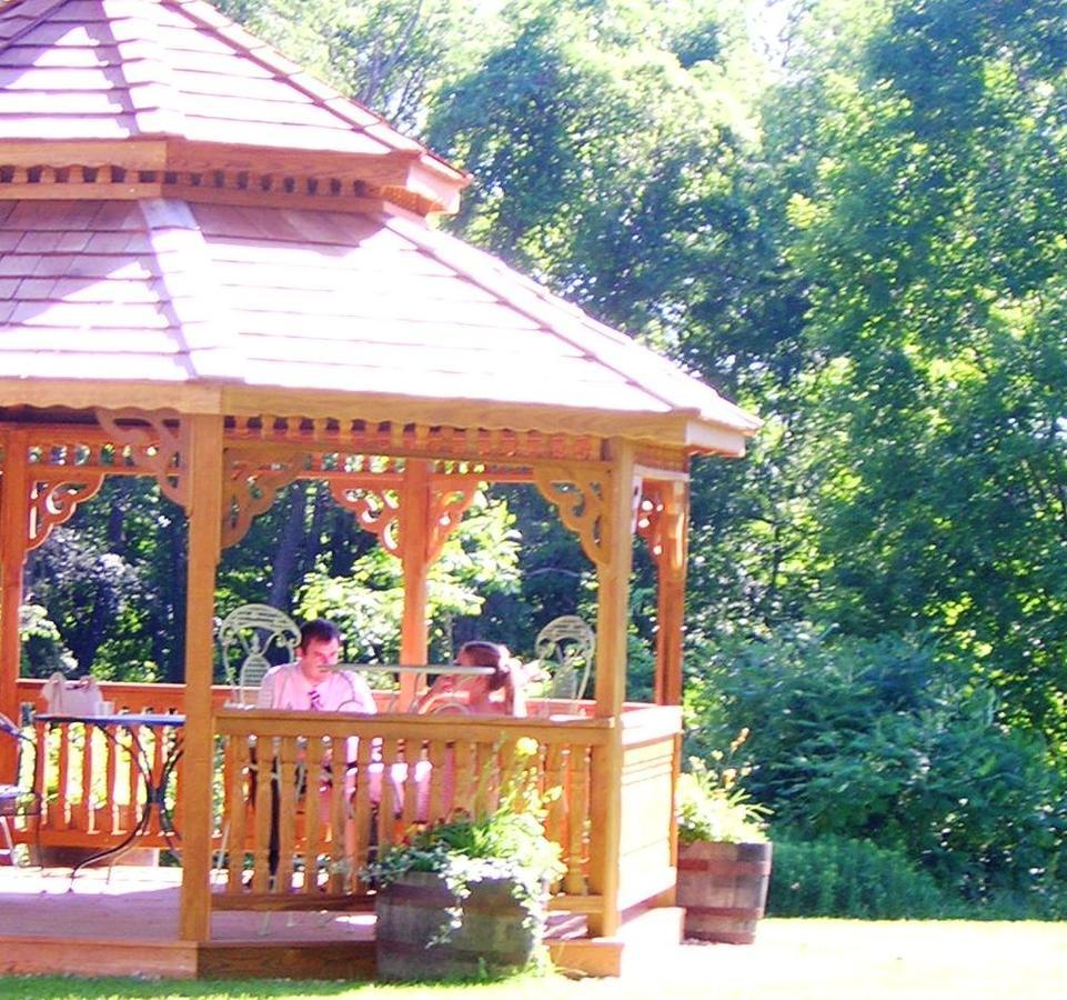 Centennial House Bed And Breakfast Northfield Екстериор снимка
