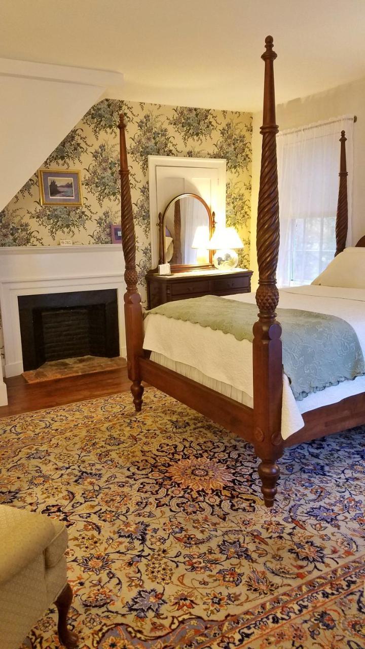 Centennial House Bed And Breakfast Northfield Екстериор снимка