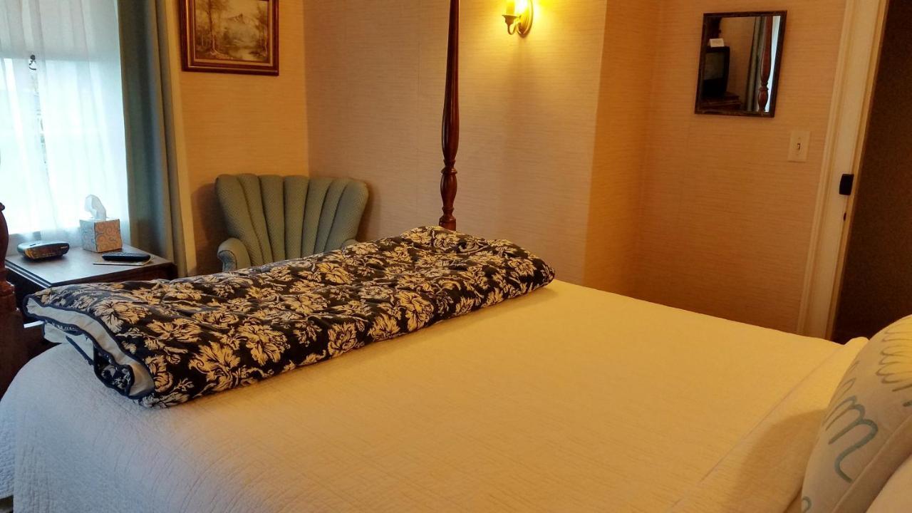 Centennial House Bed And Breakfast Northfield Екстериор снимка