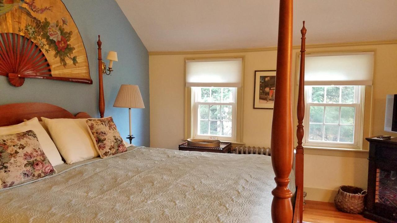 Centennial House Bed And Breakfast Northfield Екстериор снимка