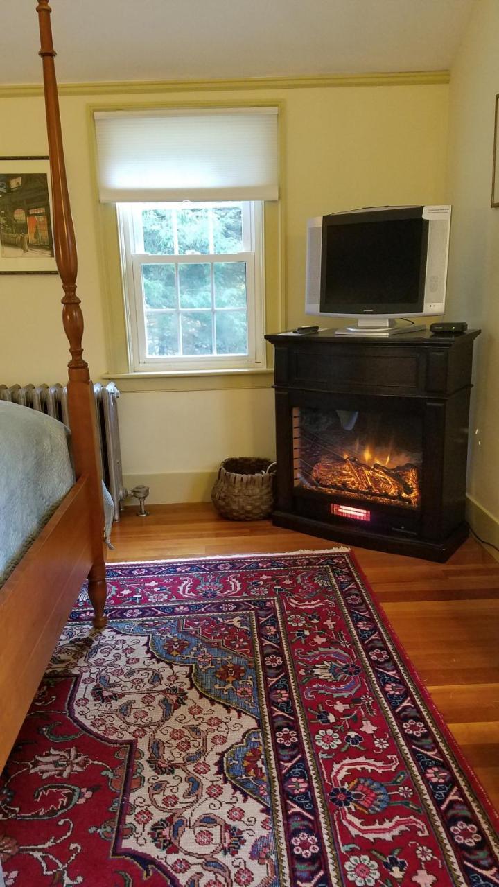 Centennial House Bed And Breakfast Northfield Екстериор снимка