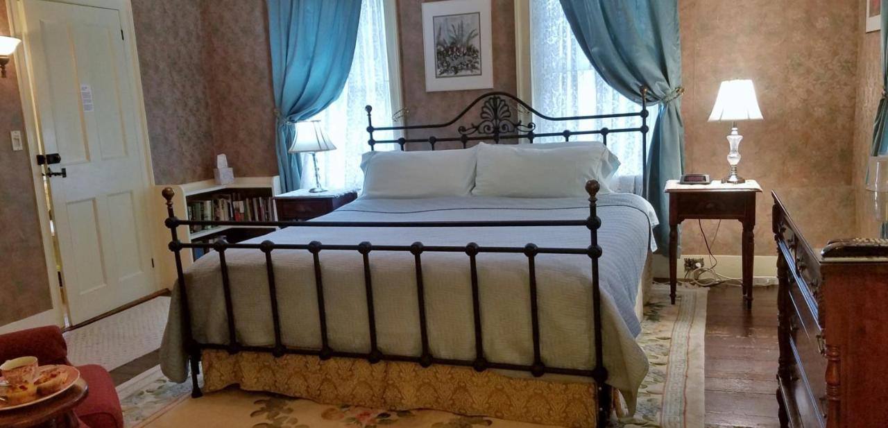 Centennial House Bed And Breakfast Northfield Екстериор снимка